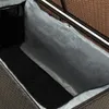 Close-up view of the interior of a woven storage box, showing the liner. Náhled obrázku produktu