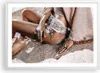 Gerahmtes Poster - Weißer Rahmen - Sand Frau Schmuck - Produktbild-Vorschau 1
