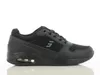 A black safety shoe is shown against a white background. Produktbild-Vorschau