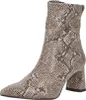 A single boot on a white background. Produktbild-Vorschau