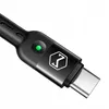 Close-up of a black USB-C cable connector with a green indicator light and a hexagonal logo. Anteprima dell’immagine prodotto
