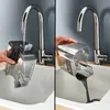 Two images showing a person cleaning a product's container under a faucet and emptying dirty water into a sink. Voir les images du produit