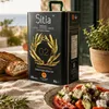Sitia Premium Gold 0,2 % Olivenöl 3L Kanister mit Brot und Salat auf der Terrasse Produktbild-Vorschau