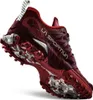 Dunkelroter La Sportiva Bushido III Woman Gtx Schuh mit weiß-grauer Profilsohle und reflektierendem Fersenlasche Produktbild-Vorschau