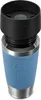 A close-up studio shot of a blue travel mug with a black lid. Náhled obrázku produktu
