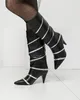 Schwarz-silberne Damenstiefel mit Stöckelabsatz und Produktbild-Vorschau 4