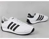 Sneakers Del Marchio Adidas Del Modello Runvista Bianco Anteprima dell’immagine prodotto 9