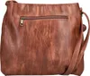 The back view of a brown leather-like crossbody bag with a zipper pocket. Produktbild-Vorschau