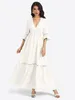Langes Damenkleid mit Glockenärmeln, V-Ausschnitt und Produktbild-Vorschau 2
