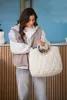 reisenthel Loopbag Hobo, modèle Puffer, couleur Stone Voir les images du produit 13
