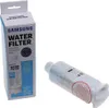 A Samsung water filter and its packaging are shown against a white background. Voir les images du produit
