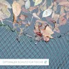 A green mesh net is partially submerged in dark water, with fallen leaves floating on the surface. Produktbild-Vorschau