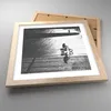 Gerahmtes Poster - Rahmen in heller Eiche - Schwarzweiß Produktbild-Vorschau 3