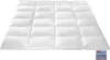 A white down comforter is laid out flat on a white background. A small tag is attached to the bottom right corner. Produktbild-Vorschau