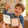Einschulungs-Anhänger für Jungen mit Geschenkbox – Produktbild-Vorschau 4