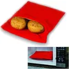 Two potatoes inside a red fabric bag, with a smaller inset image showing the bag inside a microwave. Produktbild-Vorschau