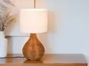 Große skandinavische LED Tischleuchte mit Rattanfuß & Produktbild-Vorschau 6
