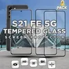 A product image showcasing screen protectors for a Samsung Galaxy S21 FE 5G phone, with architectural background elements and feature icons at the bottom. Produktbild-Vorschau