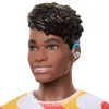 MATTEL Barbie Ken en T-shirt HRH23 - Poupée pour enfants Voir les images du produit 9