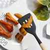 Sada 12 silikonových kuchyňských nástrojů s dřevěnou Náhled obrázku produktu 3