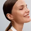 Boucles d'oreilles créoles Pandora « Cœur suspendu » Voir les images du produit 3