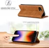 A hand is shown interacting with a smartphone in a brown leather case, demonstrating its hands-free functionality. Anteprima dell’immagine prodotto