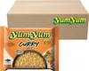 A package of Yum Yum Curry flavour instant noodles is shown in front of a cardboard box. Produktbild-Vorschau