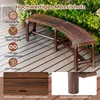 A curved wooden garden bench on a wooden deck, with surrounding greenery. Anteprima dell’immagine prodotto