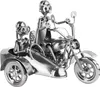 A metal sculpture of a motorcycle with a sidecar, carrying two figures. Anteprima dell’immagine prodotto