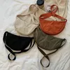Minicee - Borsa a tracolla a forma di mezzaluna da donna, Anteprima dell’immagine prodotto 4