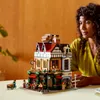 LEGO Icons Eckhaus im Tudorstil, Miniatur Haus Set für Produktbild-Vorschau 7