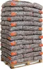 A pallet stacked high with bags of mulch. Produktbild-Vorschau