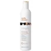 A white bottle of Milk_Shake Integrity Nourishing Conditioner against a white background. Náhled obrázku produktu