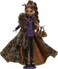 A Monster High doll standing on a display stand. Voir les images du produit