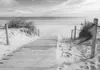 Vlies Fototapete - On the beach - black and white 100x70 cm Produktbild-Vorschau 6