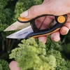 FISKARS 1063326 nůžky na byliny SOLID kalené nerez čepele Náhled obrázku produktu 9