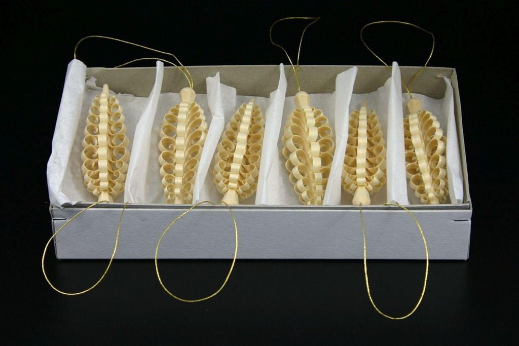 Baumbehang 6 Spanzapfen Höhe ca 6 cm NEU