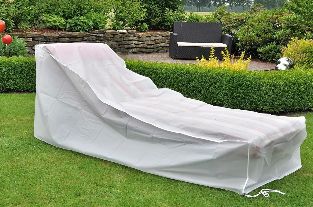 Housse imperméable pour chaise longue : stop à la décoloration et l'eau