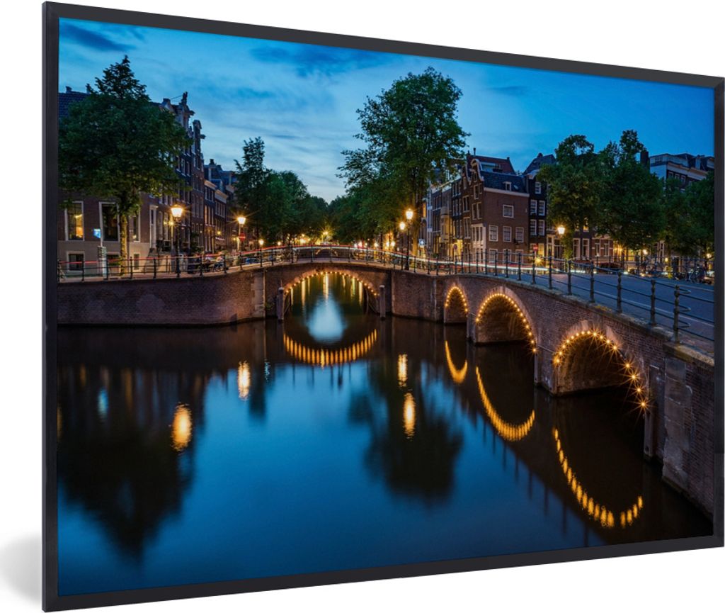 MuchoWow MuchoWow Gerahmtes Poster Beleuchtete Prinsengracht am Abend 90x60 cm - Poster mit zchwarzem Bilderrahmen - Fotorahmen - Foto-Plakat