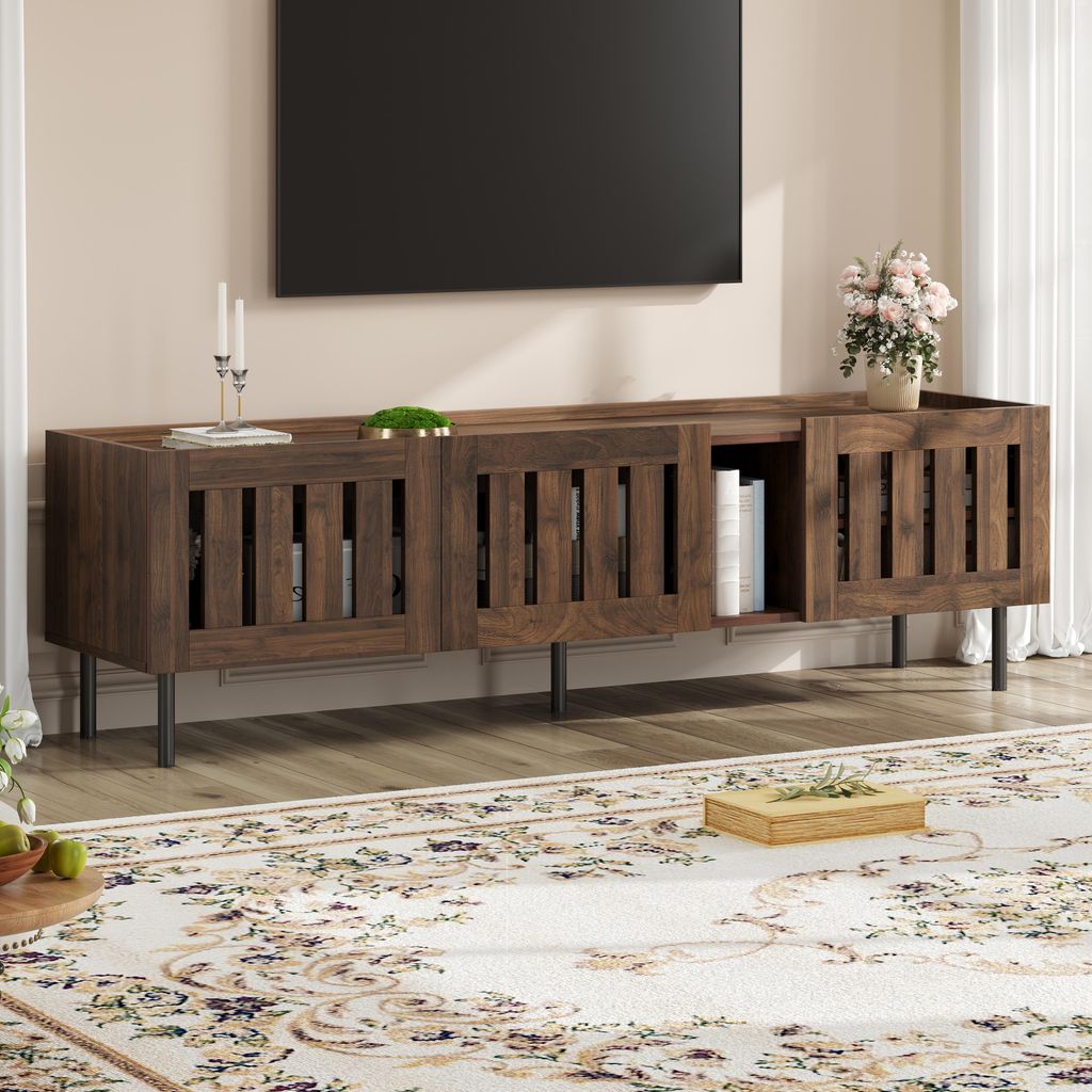 Merax Minimalistischer TV-Ständer mit 3 Türen und 4 Ablagefächer, TV-Schrank mit Holzleisten-Design, geeignet für 65-Zoll-Fernseher, MDF, Walnuss