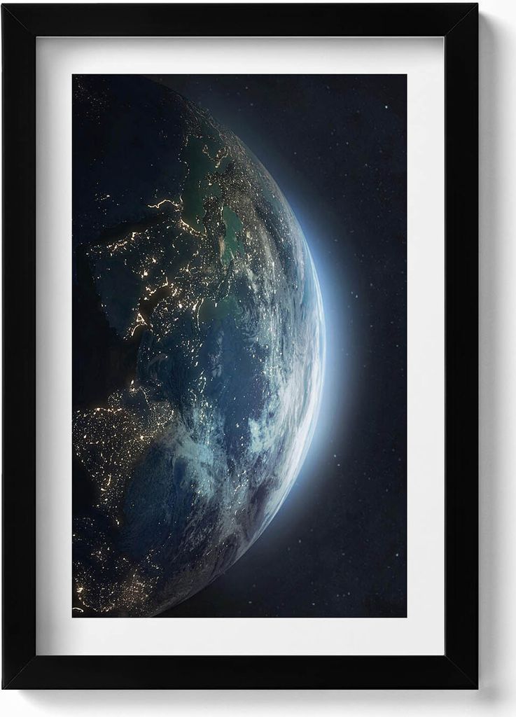 Planet Erde vom Weltraum aus gesehen– Wandbild mit Rahmen – Gerahmtes Bild – Wanddekoration – 20x30 cm – Schwarz