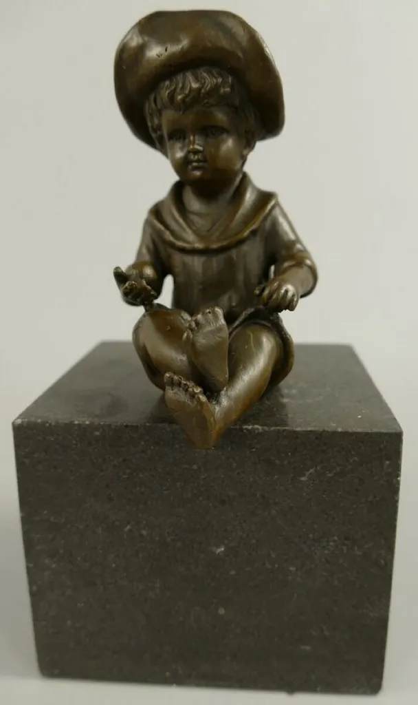 Casa Padrino Figurine Garçon au Chapeau en Bronze Art Nouveau 9x16cm