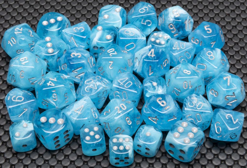 Chessex W6x12 Würfelset Luminary Himmelblau/Silber