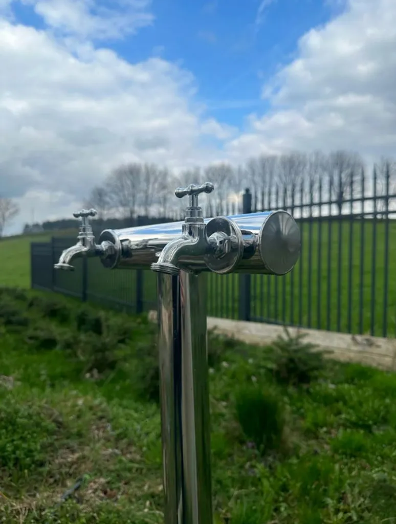 Point d'eau de jardin design en acier avec robinet chrome intégré - 4