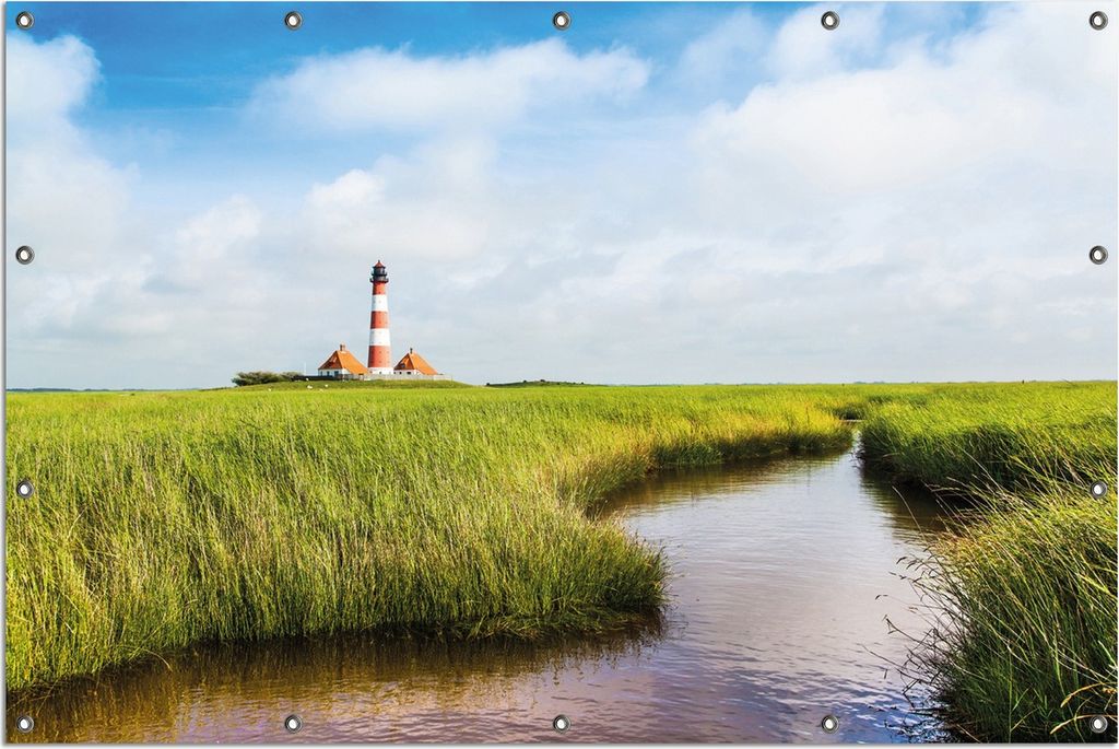 Wallario Outdoor-Poster für Garten oder Balkon, Motiv Kleiner Bach durch Schilf auf dem Weg zum Leuchtturm, in ca. 120 x 180 cm