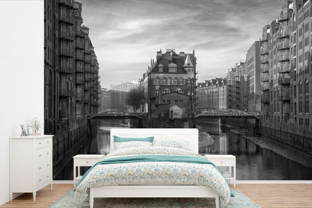 MuchoWow Fototapete für Wohnzimmer oder Schlafzimmer Wandtapete Vinyl Motivtapete Fleetschloss in Hamburg - schwarz und weiß - 330x220 cm - Fot...