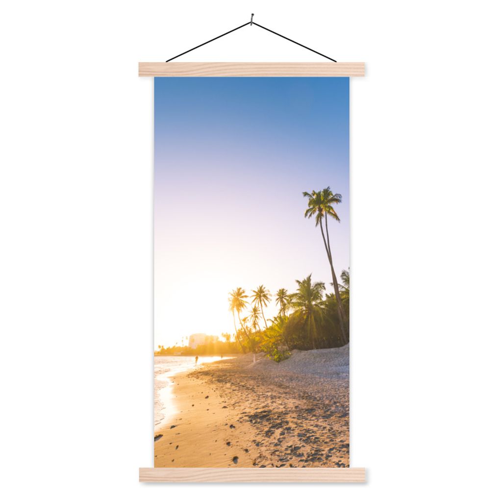 MuchoWow Textilposter Strand - Palme - Sand 40x80 cm mit holzfarbenen Rahmen - Wohnzimmer