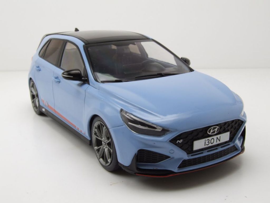 MCG 18503 Hyundai i30 N 2021 hellblau rot 1:18 Produktbild 8