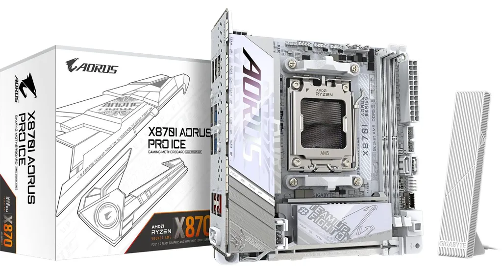 X870I AORUS PRO ICE Carte Mère Blanche DDR5 avec Wi-Fi et USB Ultra