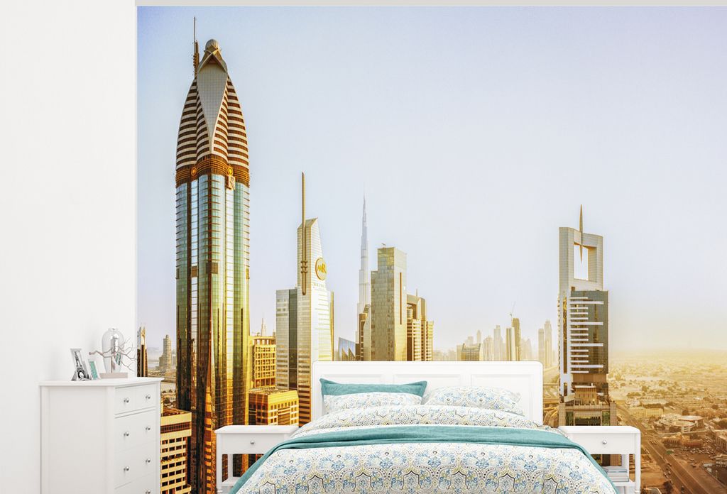 MuchoWow Fototapete für Wohnzimmer oder Schlafzimmer Wandtapete Vinyl Motivtapete Die Sonne scheint hell auf die Wolkenkratzer entlang der Sheik...